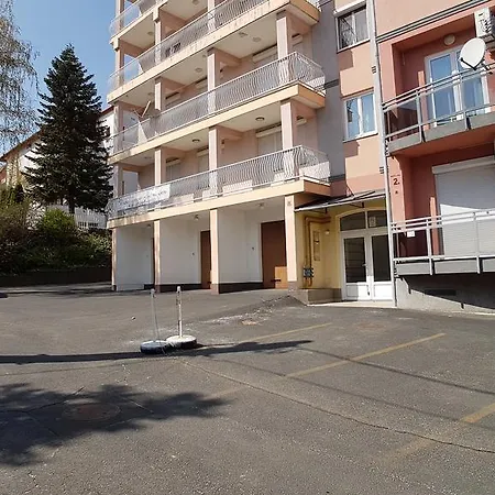 Apartment Rozsa Street Lucy